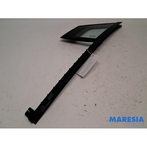 Renault - Captur - Quarter light, front left