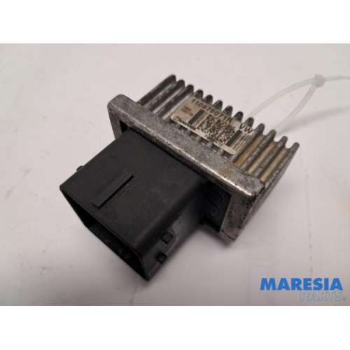 Renault - Captur - Glow plug relay