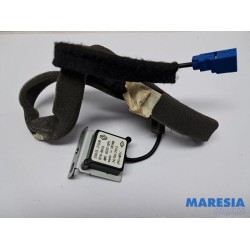 Renault - Captur - GPS antenna