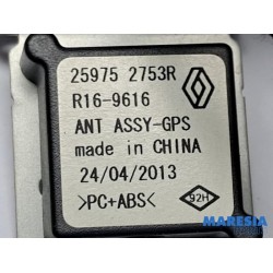 Renault - Captur - GPS antenna