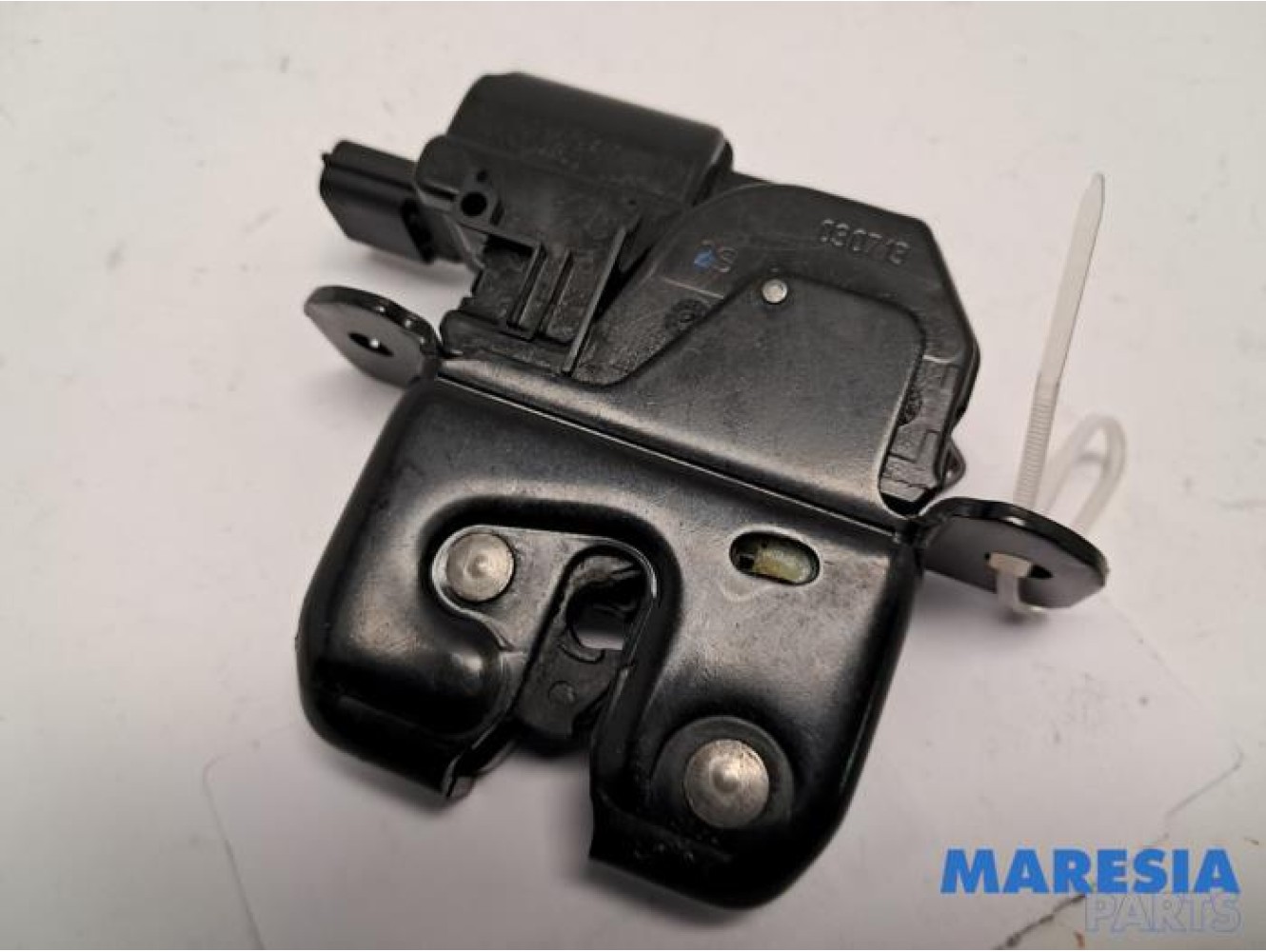 Renault - Captur - Tailgate lock mechanism