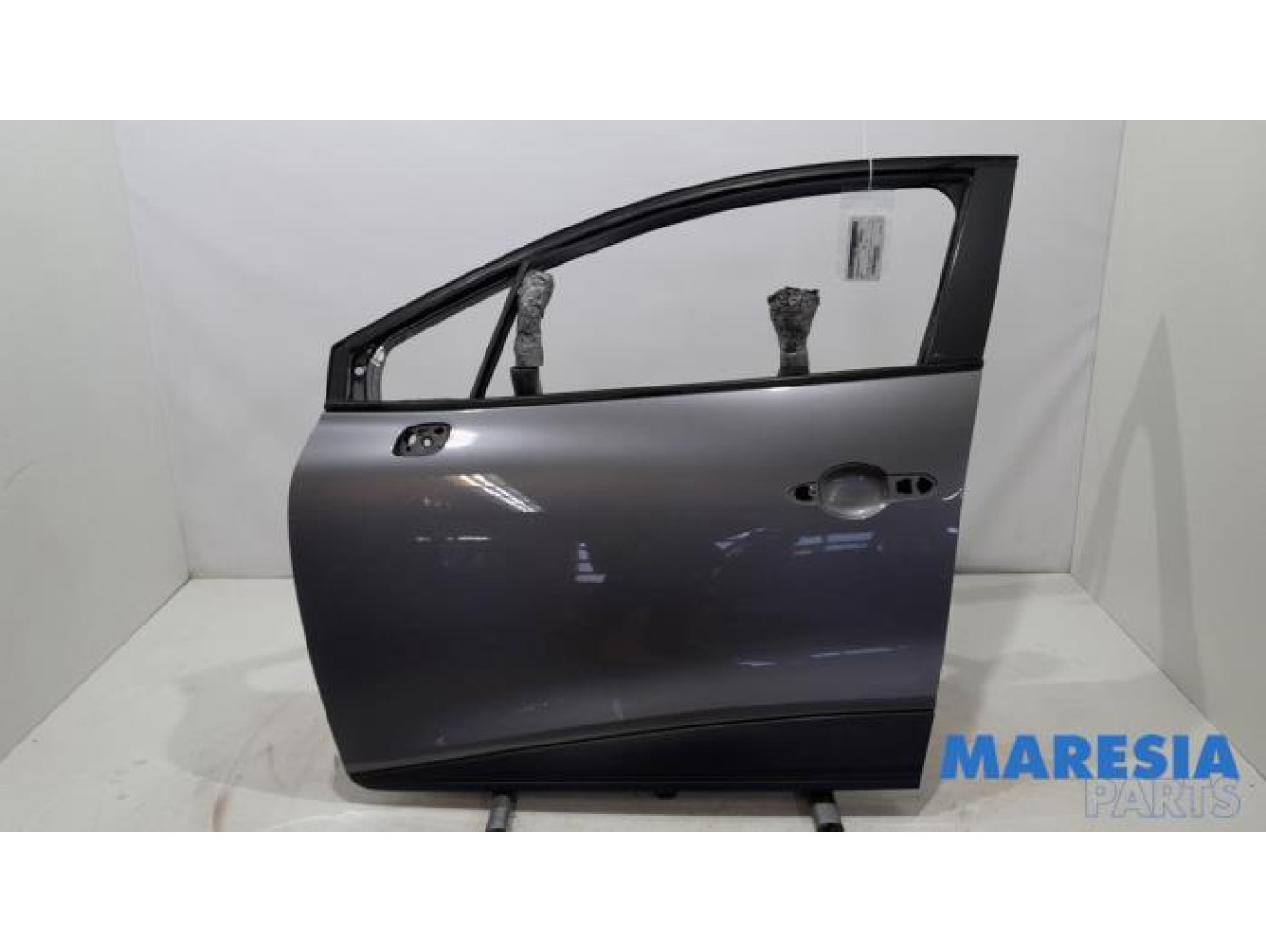 Renault - Clio - Door 4-door, front left