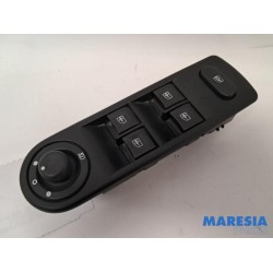 Renault - Captur - Multi-functional window switch