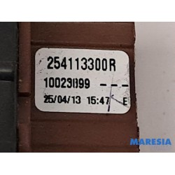 Renault - Captur - Multi-functional window switch