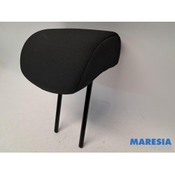 Renault - Captur - Headrest