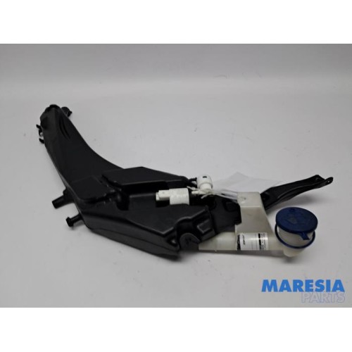 Peugeot - 308 - Front windscreen washer reservoir