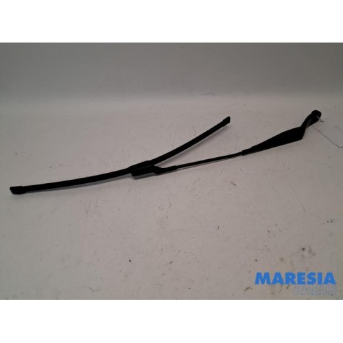 Peugeot - 308 - Front wiper arm