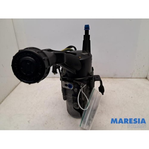 Peugeot - Partner - Power steering pump