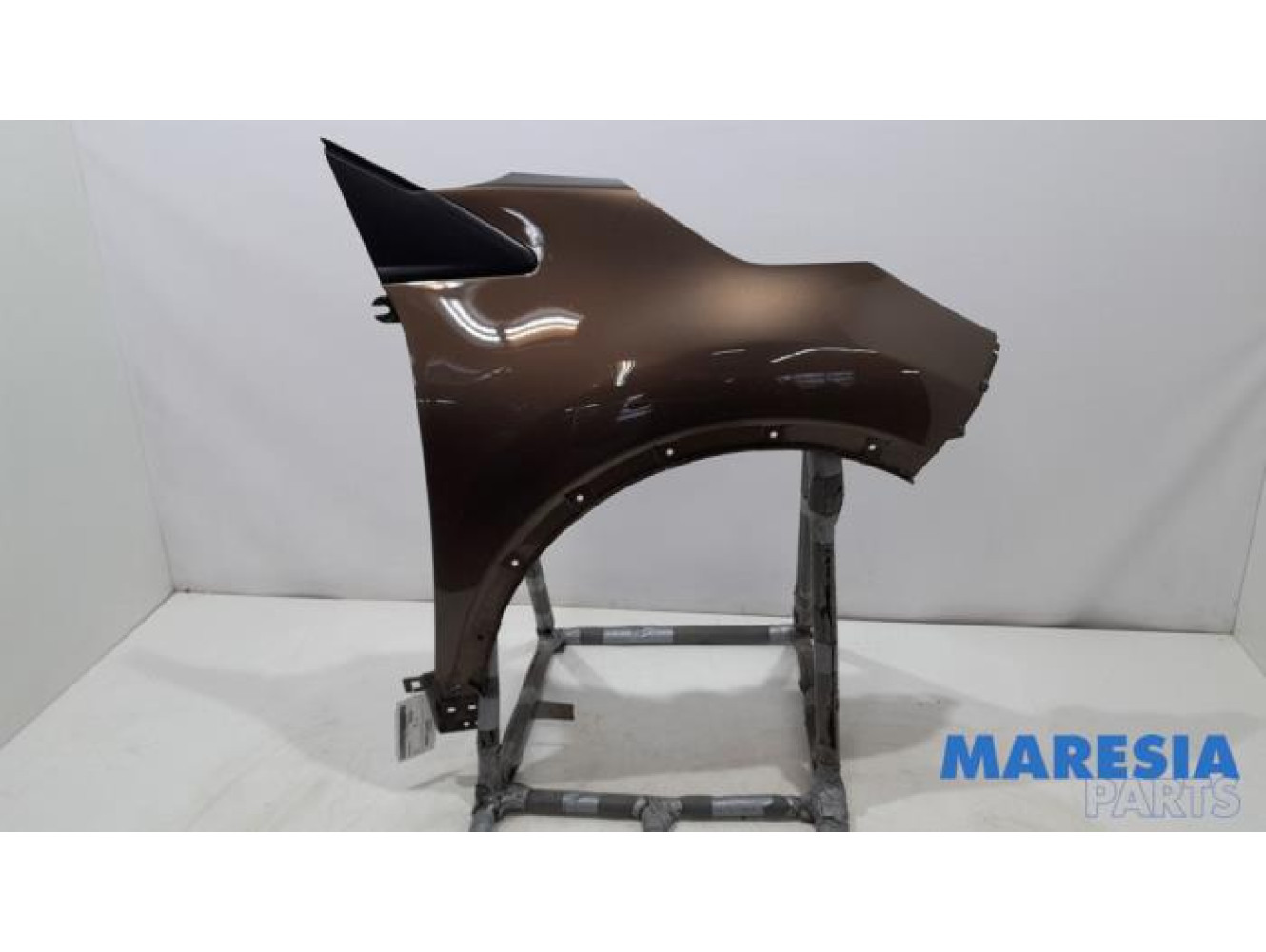 Renault - Captur - Front wing, right