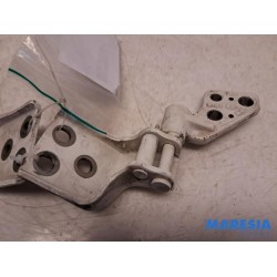 Peugeot - Partner - Rear door hinge, left