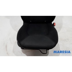 Renault - Clio - Seat, right