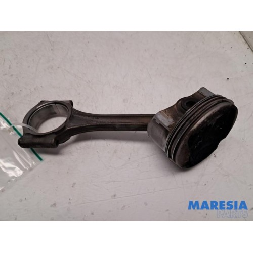 Citroen - C4 Cactus - Connecting rod