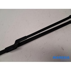Citroen - C4 Grand Picasso - Front wiper arm