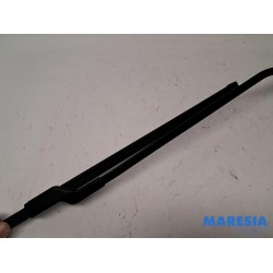 Citroen - C4 Grand Picasso - Front wiper arm
