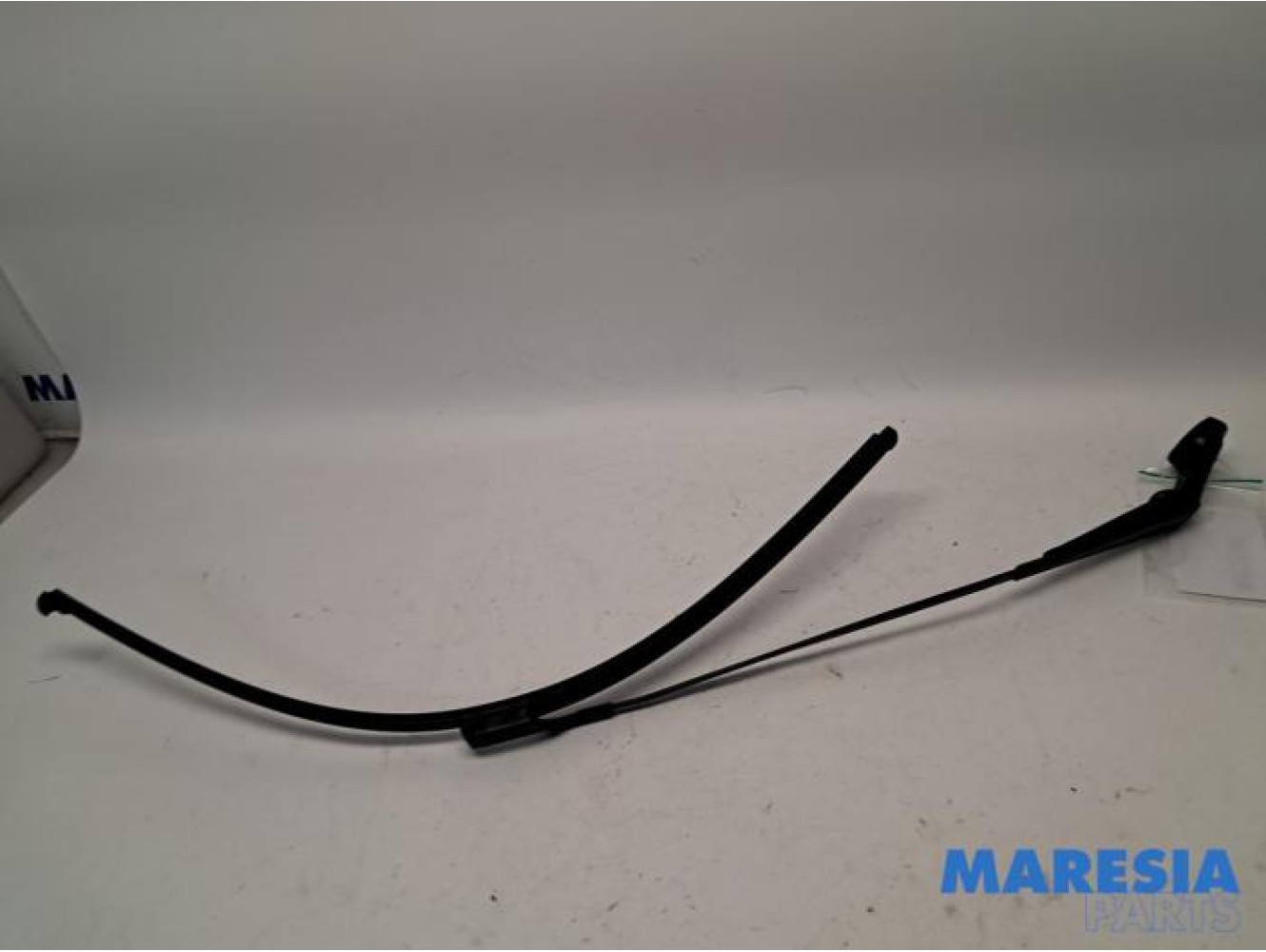 Citroen - C4 Grand Picasso - Front wiper arm