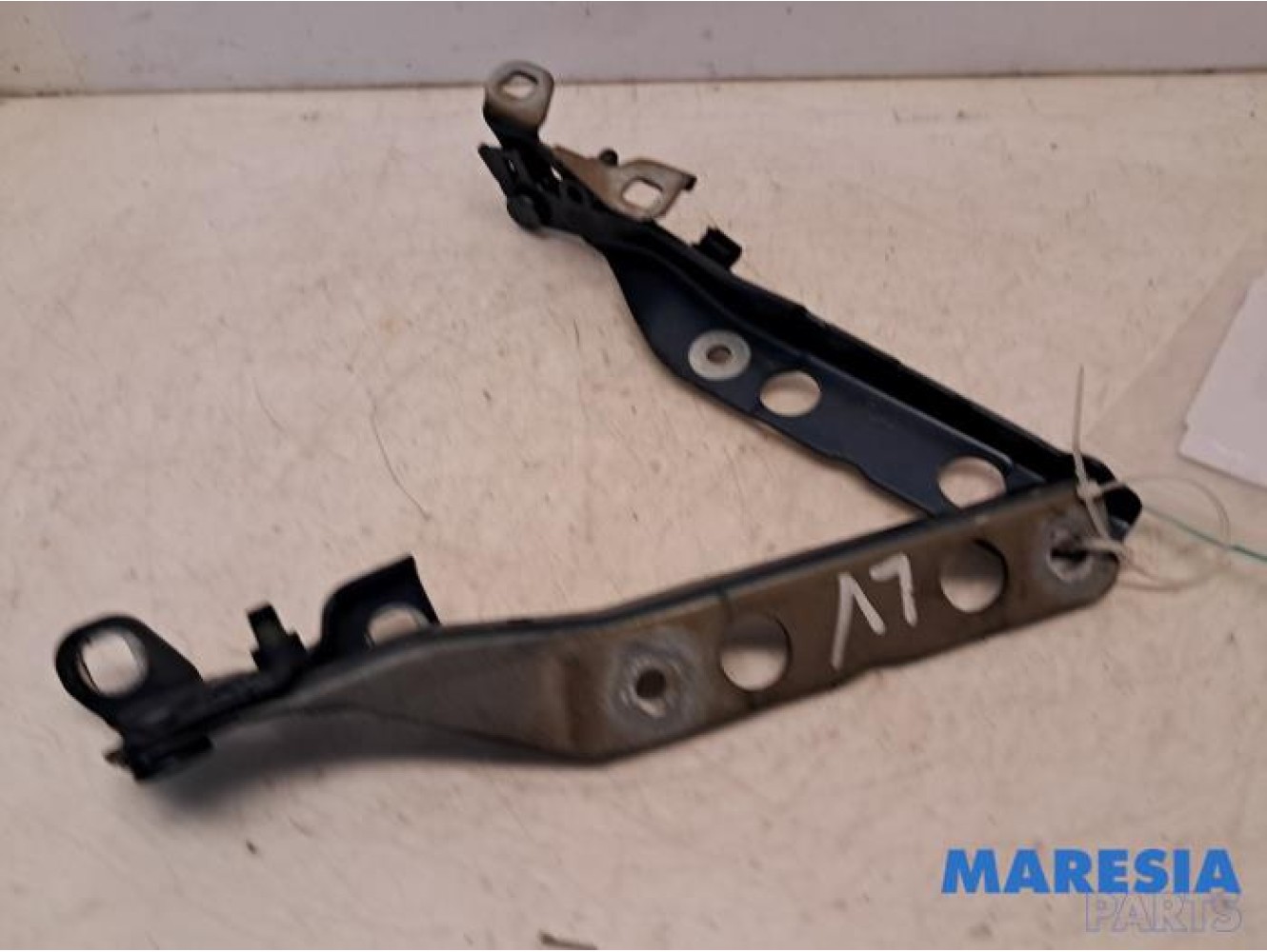 Citroen - C4 Grand Picasso - Bonnet Hinge