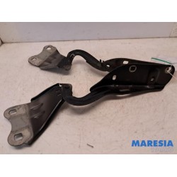 Renault - Twingo - Bonnet Hinge