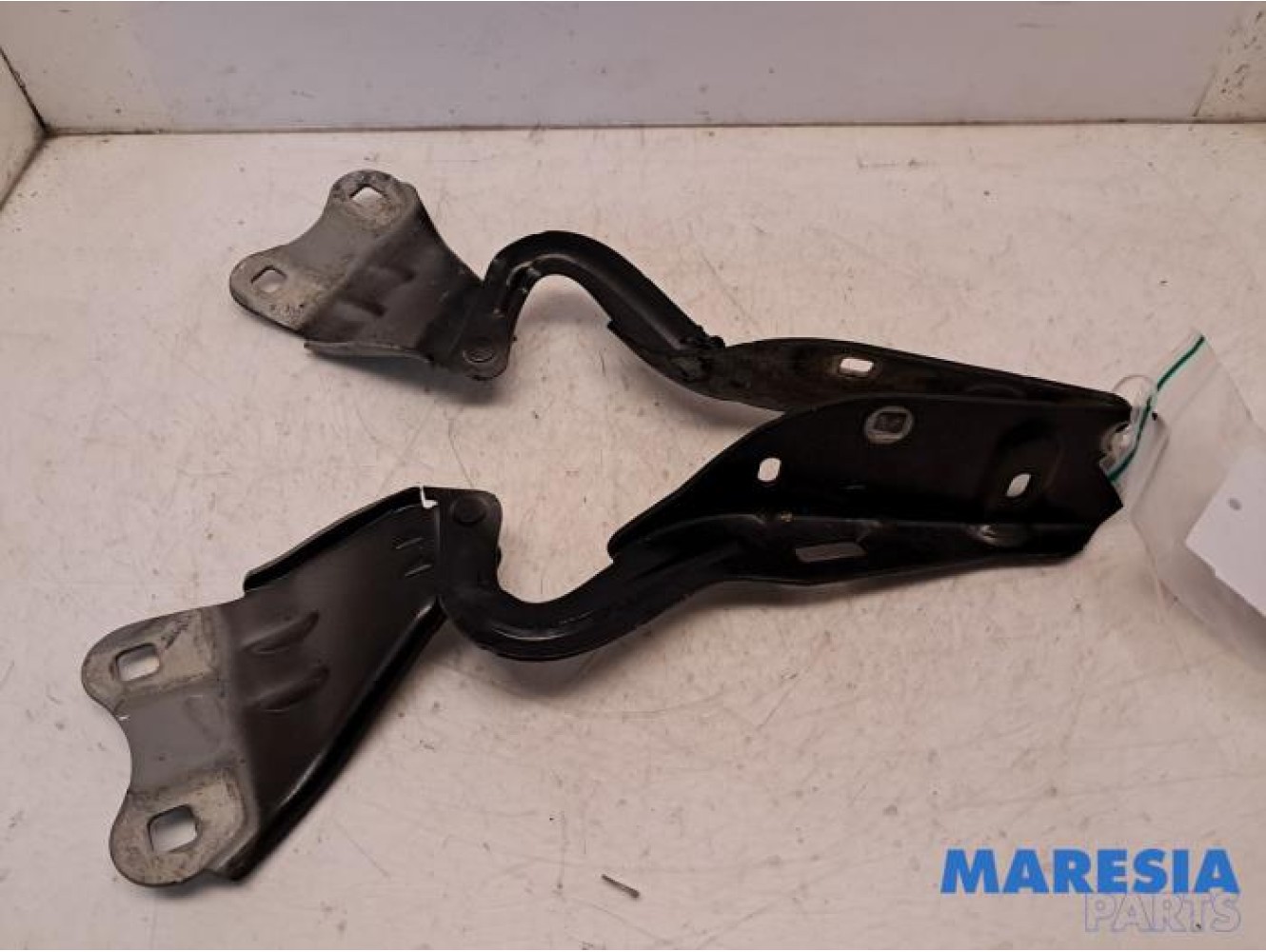 Renault - Twingo - Bonnet Hinge