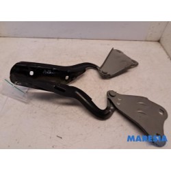 Renault - Twingo - Bonnet Hinge