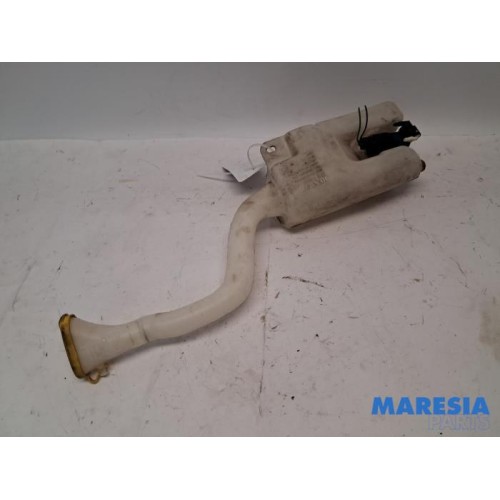 Renault - Twingo - Front windscreen washer reservoir