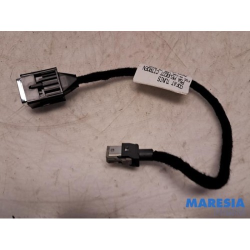 Peugeot - 308 - AUX / USB connection