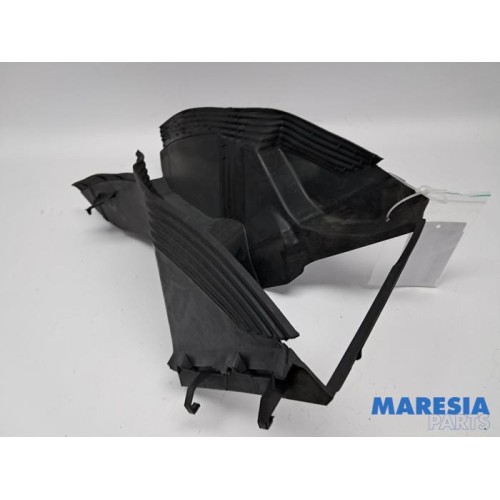 Citroen - C4 Grand Picasso - Air funnel