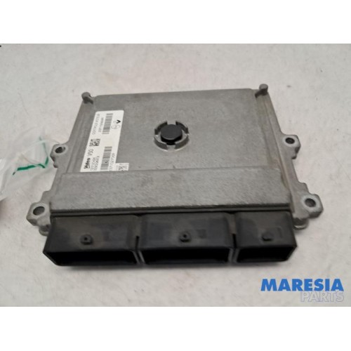 Renault - Clio - Engine management computer