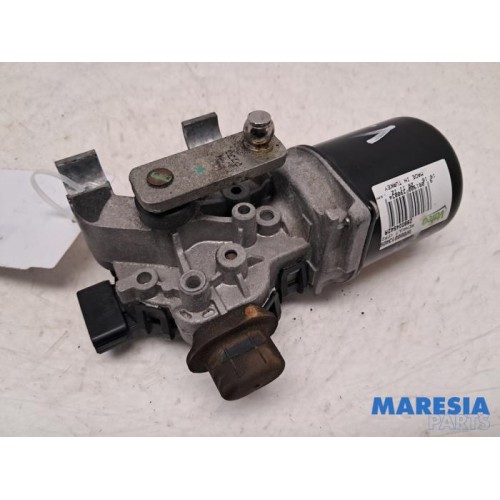 Renault - Clio - Front wiper motor