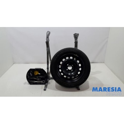 Citroen - C4 - Krikset + reservewiel