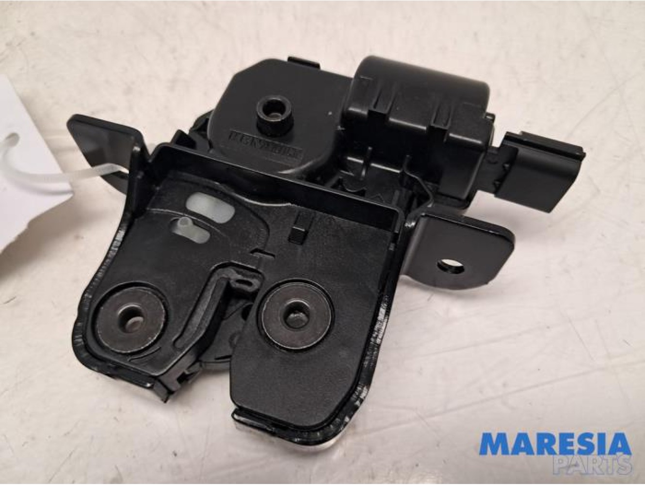 Renault - Clio - Tailgate lock mechanism