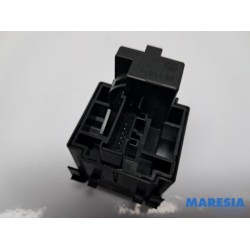 Renault - Clio - AIH headlight switch
