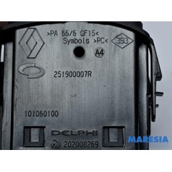 Renault - Clio - AIH headlight switch