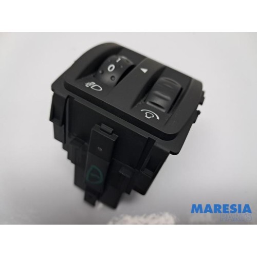 Renault - Clio - AIH headlight switch