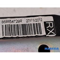 Renault - Clio - Front seatbelt, left