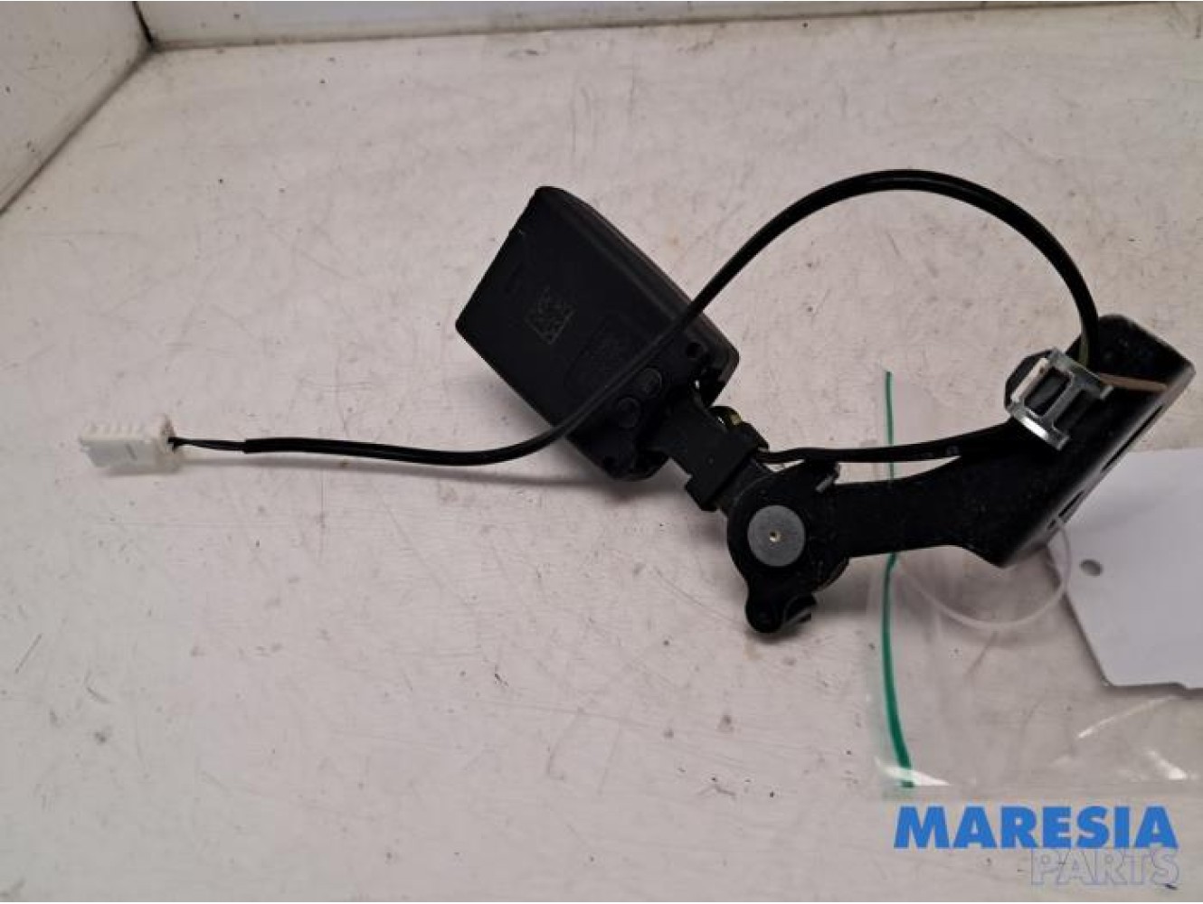 Peugeot - 308 - Rear seatbelt buckle, left