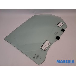 Peugeot - 308 - Rear door window 4-door, left