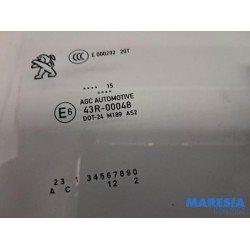 Peugeot - 308 - Rear door window 4-door, left