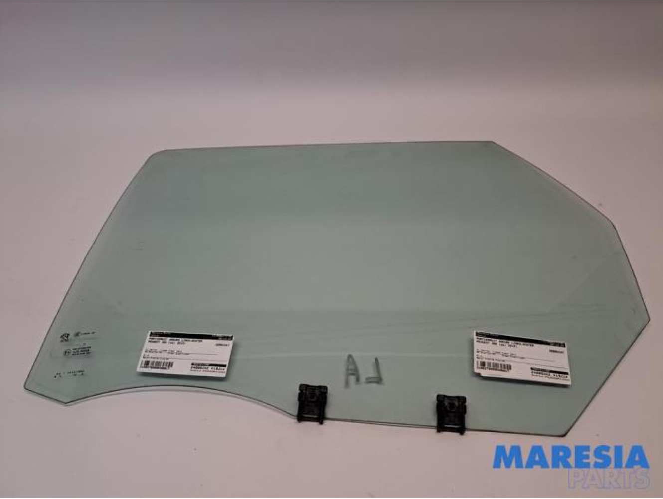 Peugeot - 308 - Rear door window 4-door, left