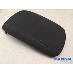 Peugeot - 308 - Armrest