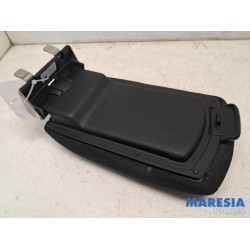 Peugeot - 308 - Armrest