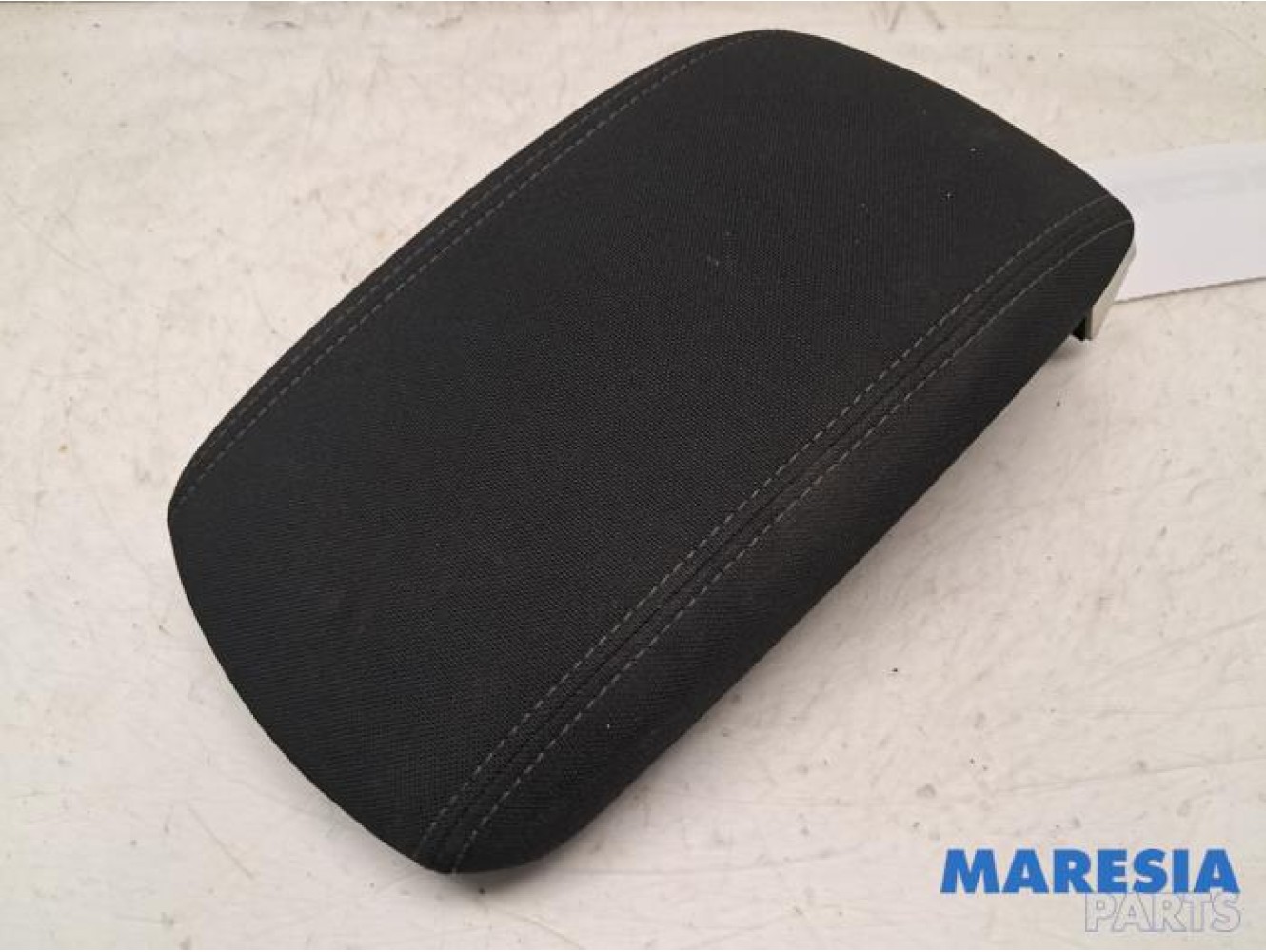 Peugeot - 308 - Armrest