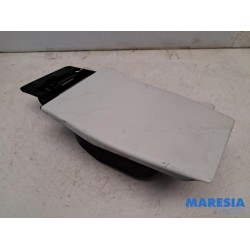 Opel - Vivaro - Tank Klep