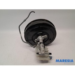 Opel - Vivaro - Brake servo