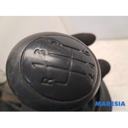 Opel - Vivaro - Versnellingspook