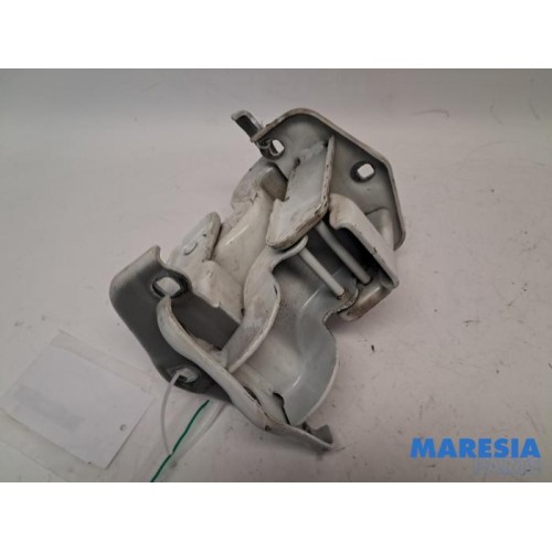Opel - Vivaro - Set of hinges