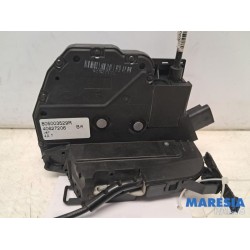 Renault - Captur - Front door lock mechanism 4-door, right