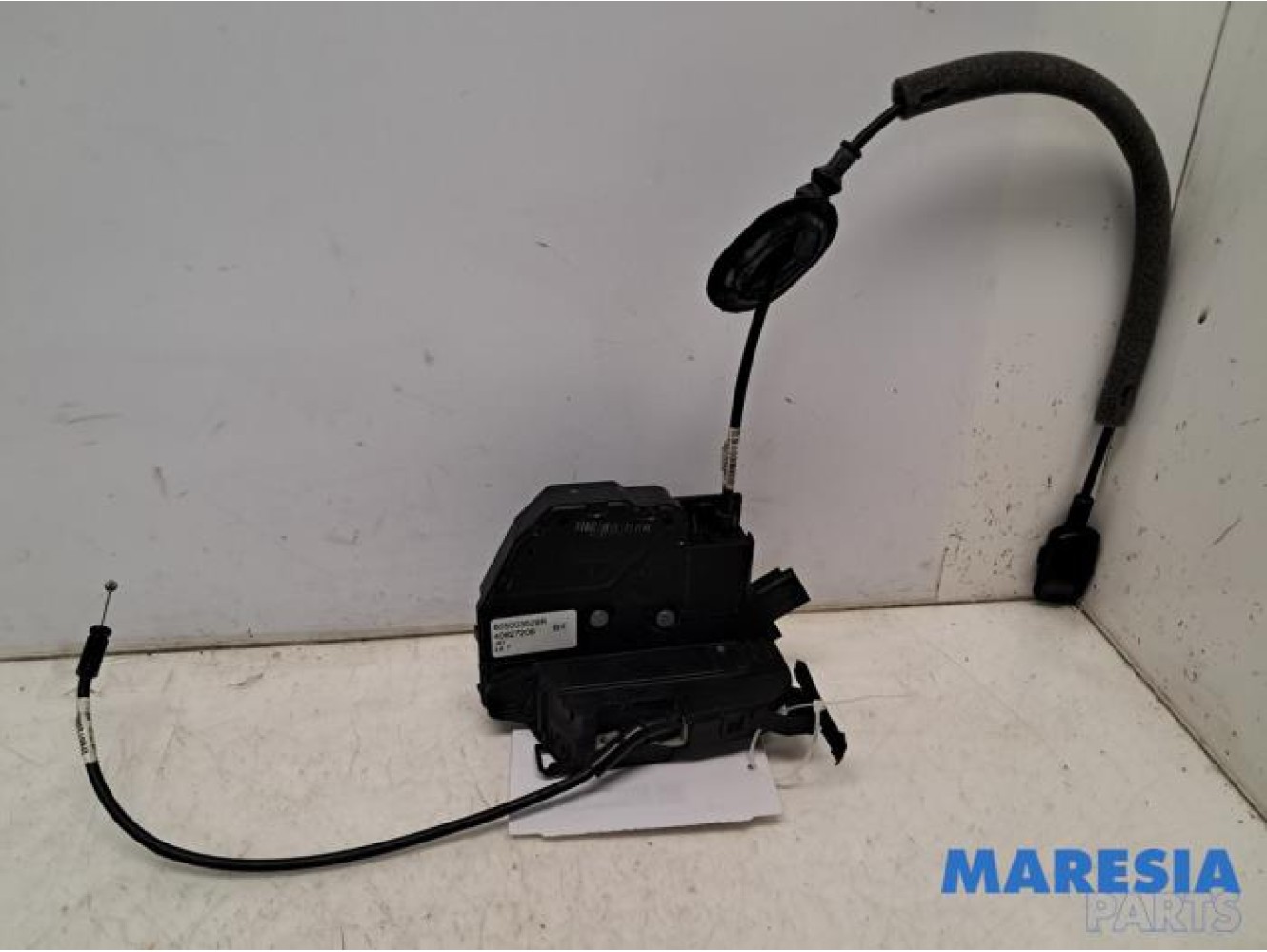 Renault - Captur - Front door lock mechanism 4-door, right