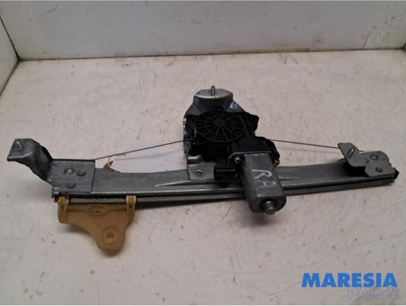 Renault - Captur - Rear door window mechanism 4-door, right