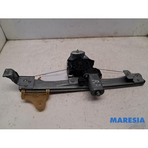 Renault - Captur - Rear door window mechanism 4-door, right