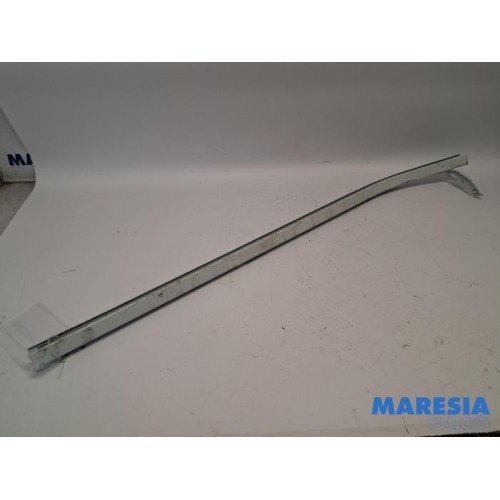 Opel - Vivaro - Sliding door rail, right